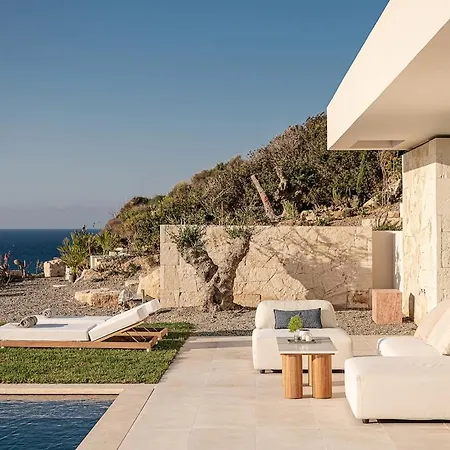 Akron House Villa *