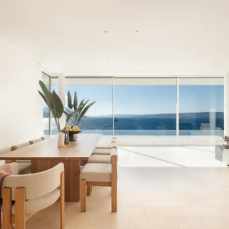 Villa Akron House *