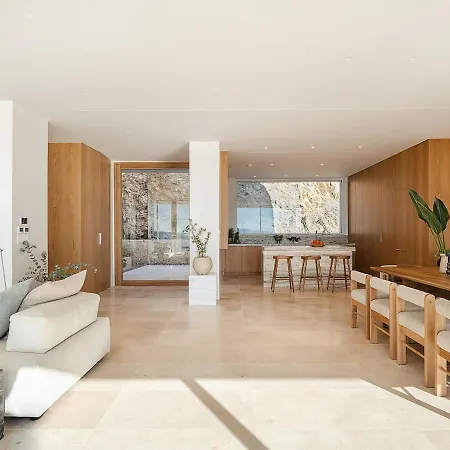 Villa Akron House *